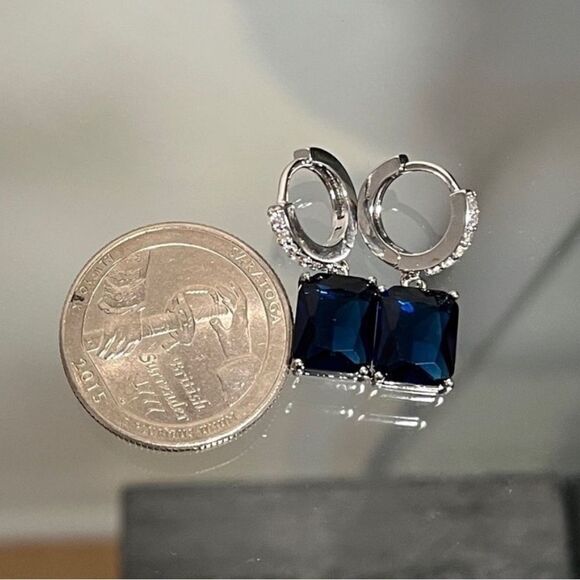 Last Pair! The Sapphire Drip Drop Earring in 925 silver - Picture 5 of 9